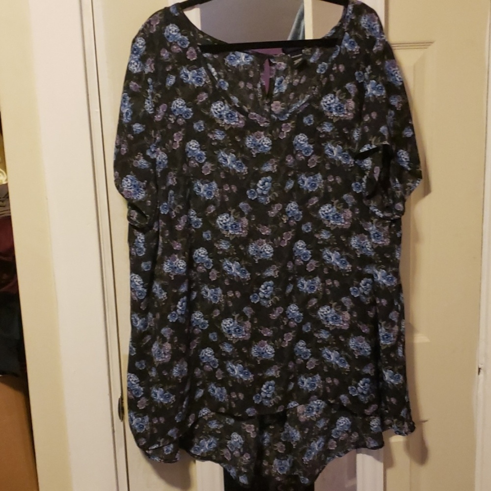 Really cute floral top from torrid.